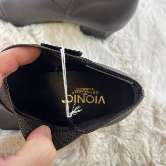 NWT Vionic '326 Point' Light Brown Pointed Toe Ankle Bootie Sz 6 - Picture 9 of 9